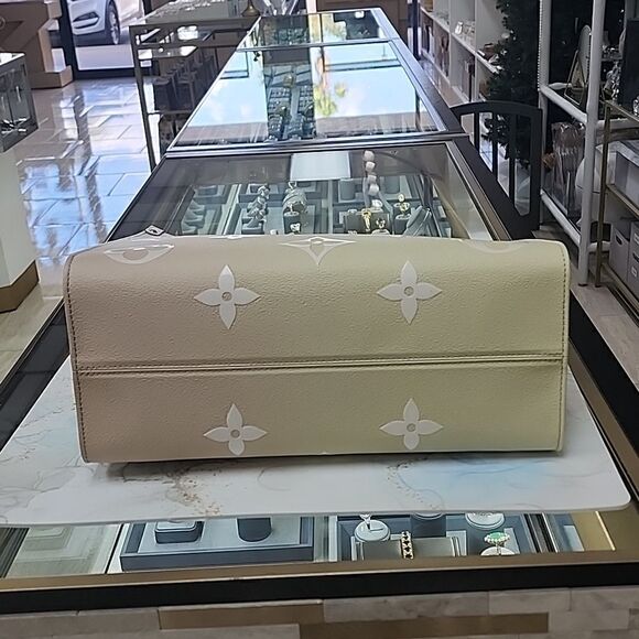 NEW!! RARE!!! Louis Vuitton Giant Monogram ONTHEGO MM Sunset Kaki Tote Bag Purse - Picture 7 of 16